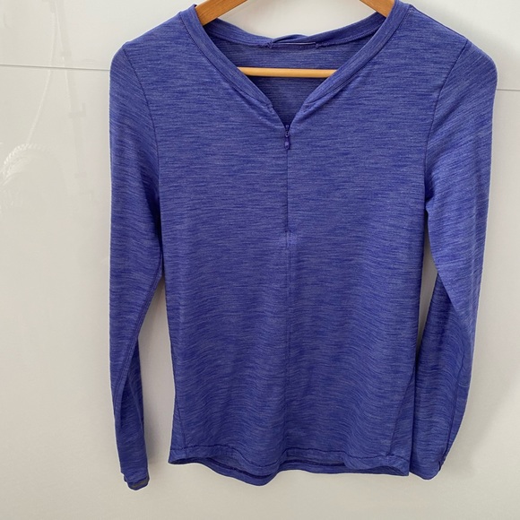 COPY - LULULEMON long sleeved zip shirt - size 4 - Picture 1 of 4